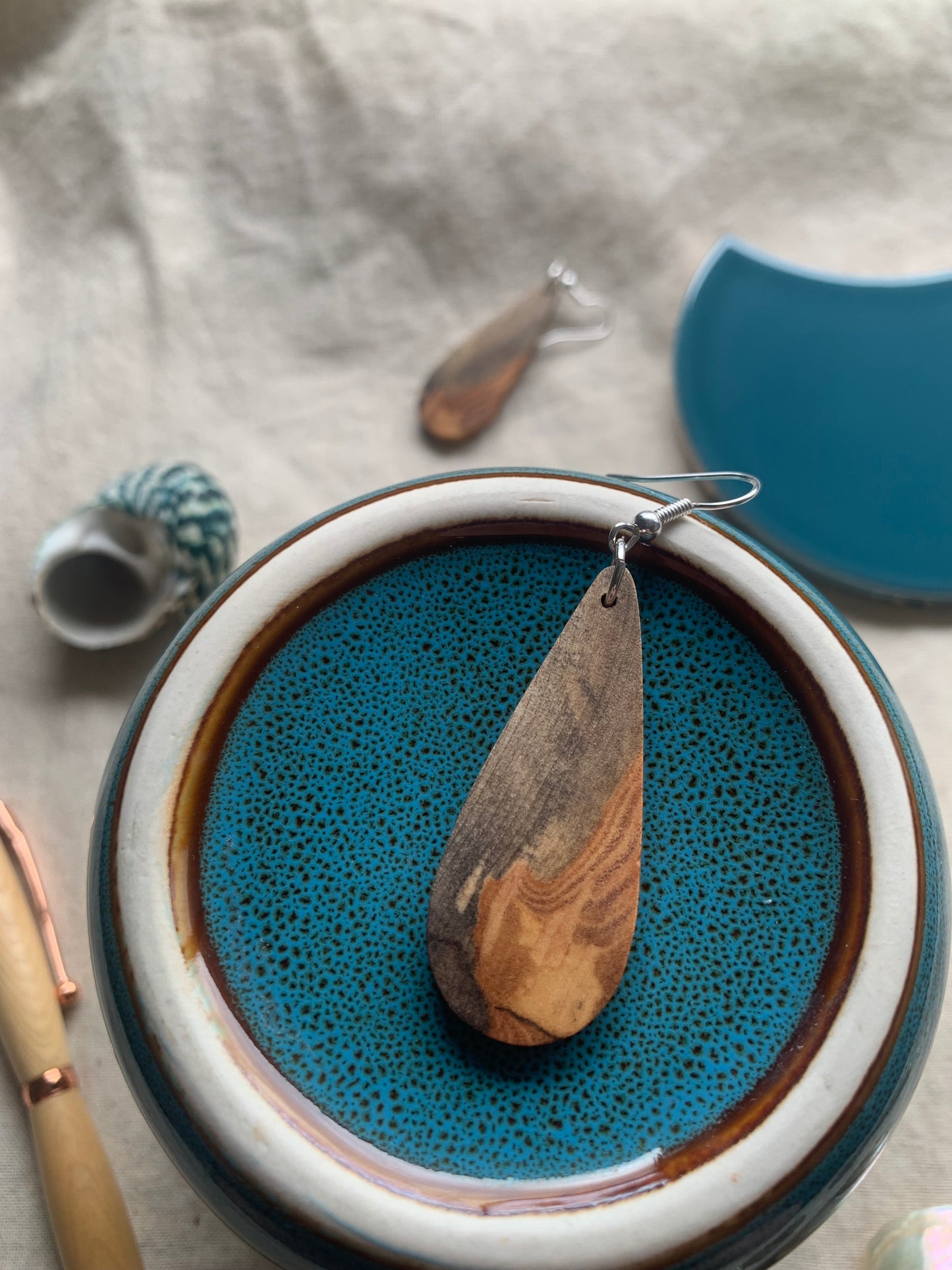 Solivagant Teardrop Earrings – Handcrafted Wood & Grey Grain Design