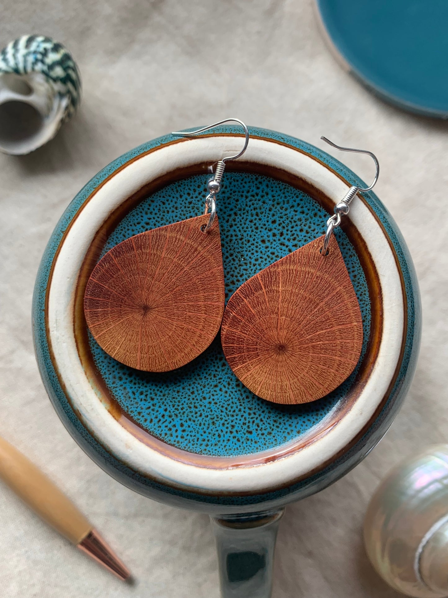 Sheoak Ray Wooden Earrings – Handcrafted Sheoak Jewellery | Sjarel Handmade Jewellery
